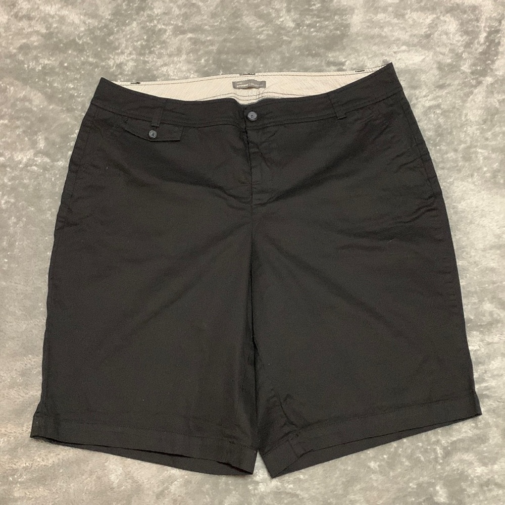 Dockers Bermuda shorts. Women’s size 18W